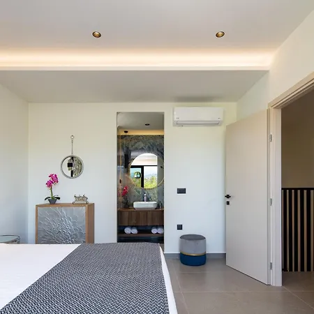 Villasaints I Private Pool Villas, Walk To Beach, Bbq Villa