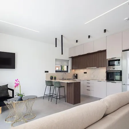 Villasaints I Private Pool Villas, Walk To Beach, Bbq Villa