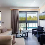 Villasaints I Private Pool Villas, Walk To Beach, Bbq * ハニア