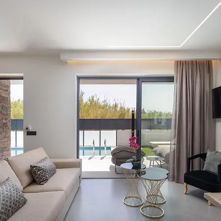Villa Villasaints I Private Pool Villas, Walk To Beach, Bbq La Canée