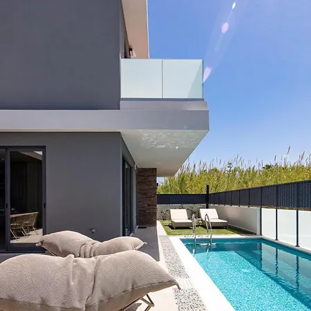 Villa Villasaints I Private Pool Villas, Walk To Beach, Bbq La Canée