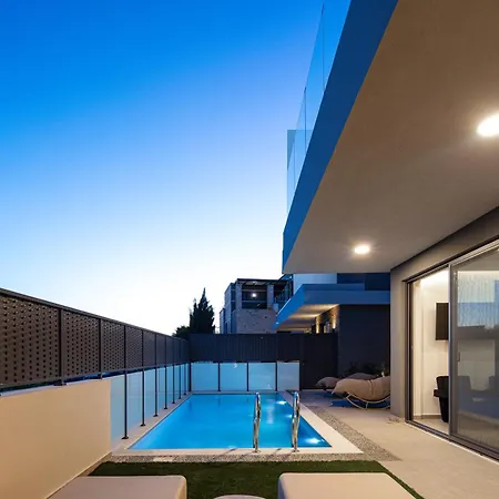 Villasaints I Private Pool Villas, Walk To Beach, Bbq Villa La Canée