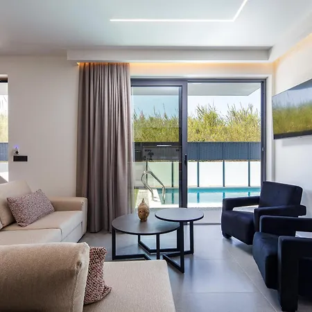 Villasaints I Private Pool Villas, Walk To Beach, Bbq * La Canée