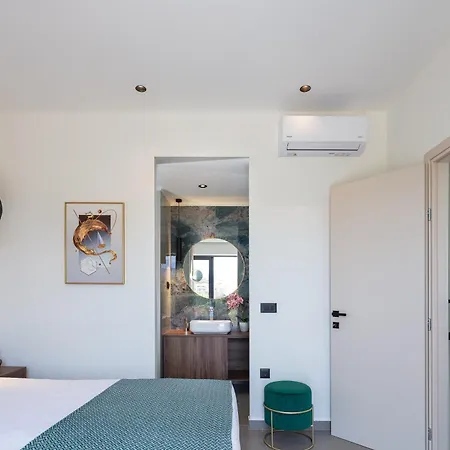 Villasaints I Private Pool Villas, Walk To Beach, Bbq Villa La Canée