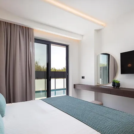 Villasaints I Private Pool Villas, Walk To Beach, Bbq Villa La Canée