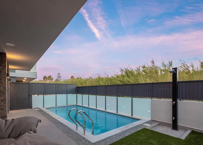 Вилла Villasaints I Private Pool Villas, Walk To Beach, Bbq Ханья