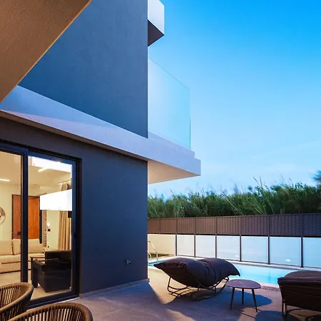 Villasaints I Private Pool Villas, Walk To Beach, Bbq Villa