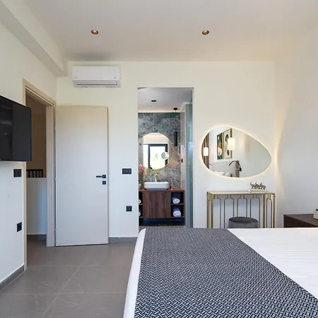 Villa Villasaints I Private Pool Villas, Walk To Beach, Bbq Hanya