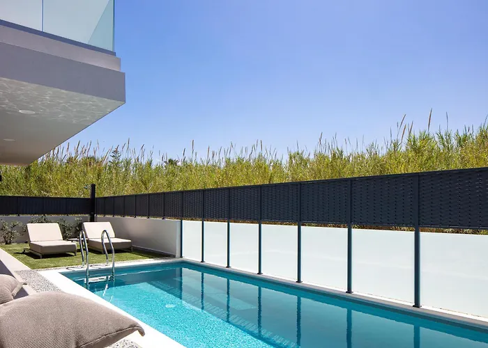 Villasaints I Private Pool Villas, Walk To Beach, Bbq