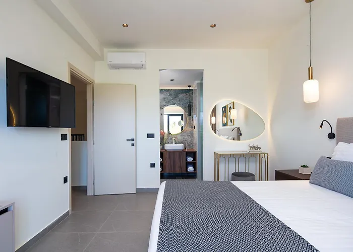 Villa Villasaints I Private Pool Villas, Walk To Beach, Bbq Chania (Crete)