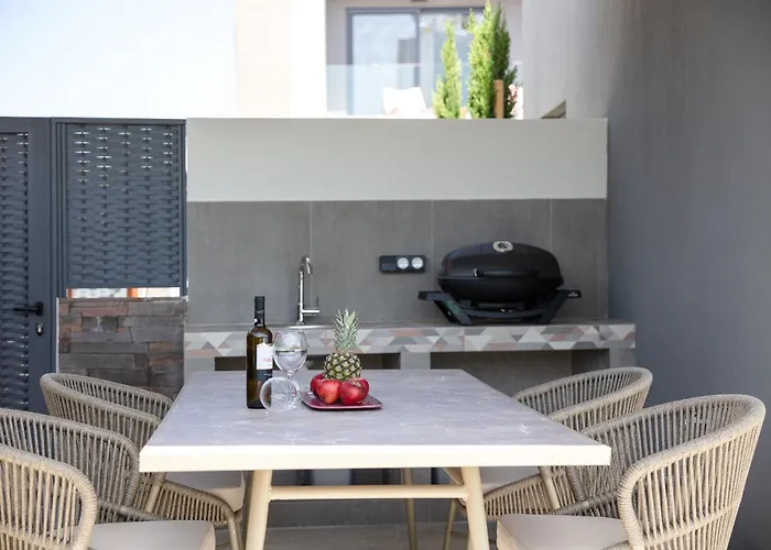 Villasaints I Private Pool Villas, Walk To Beach, Bbq *